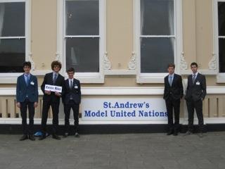 MUN (Model United Nations)